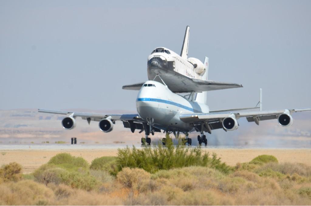 Shuttle Endeavour Lands in California on Final Ferry Flight